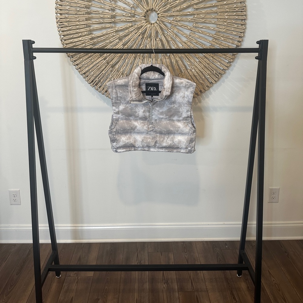 ZARA GARY AND WHITE CROPPED PUFFER VEST
